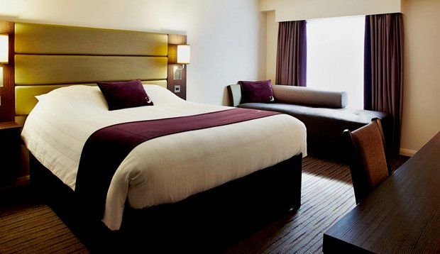 Premier Inn Premier Inn Heathrow Airport Terminal 4 Stanwell Exterior photo